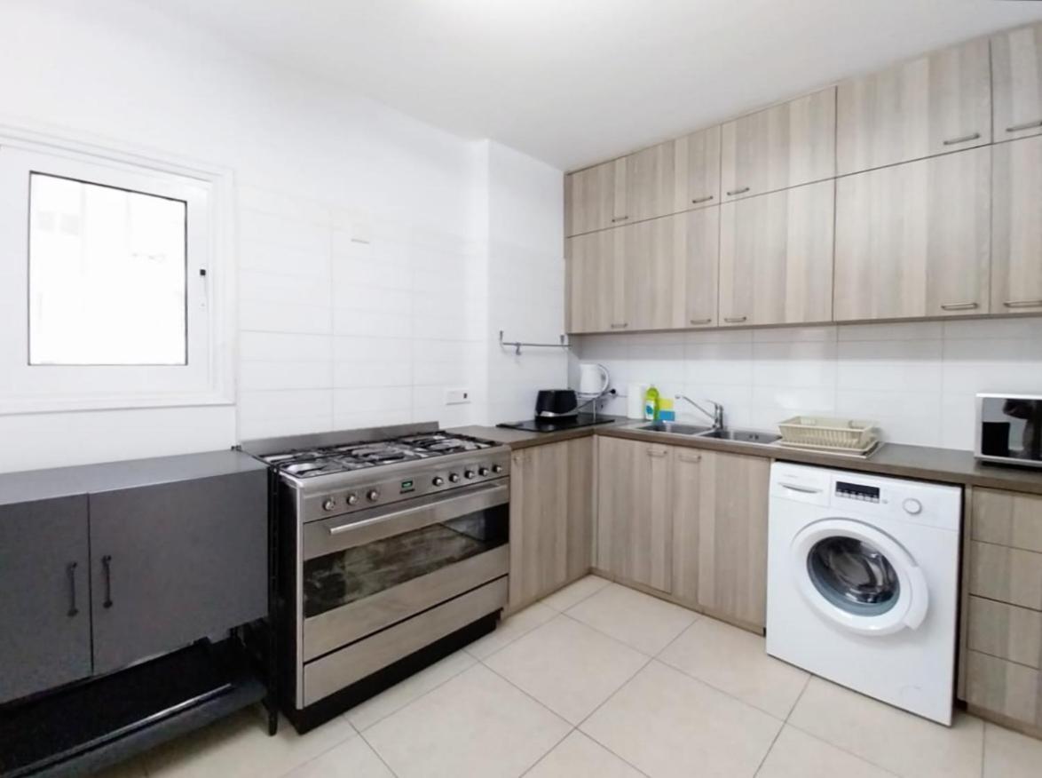 Sun Tower 101 Apartment Лимасол Екстериор снимка